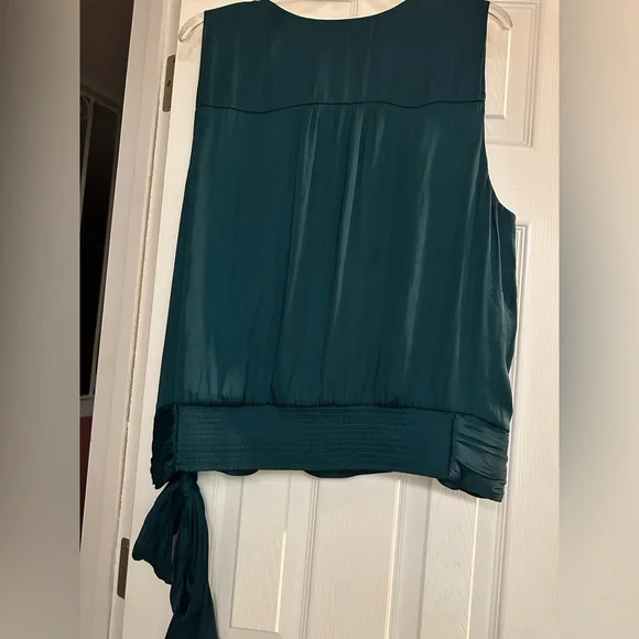 Emerald green wrap top - Picture 5 of 5